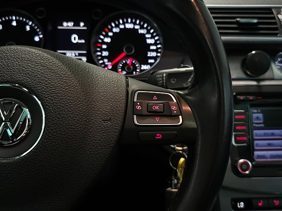 Volkswagen Passat 18 of 24