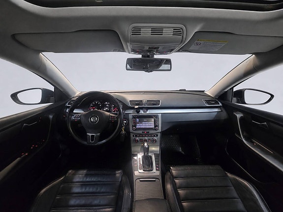 Volkswagen Passat 12 of 24