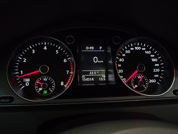 Volkswagen Passat 16 of 24