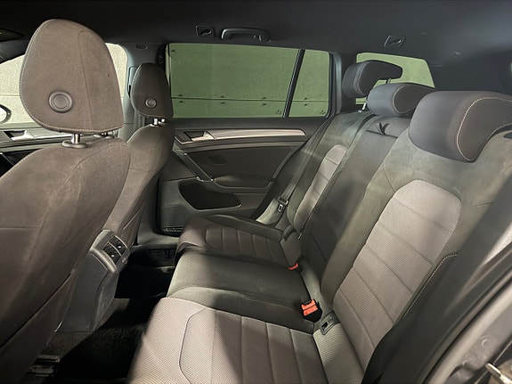 Volkswagen Golf VII 11 of 17