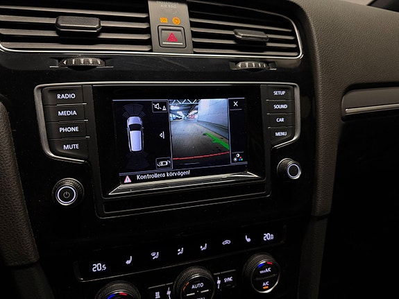 Volkswagen Golf VII 14 of 17
