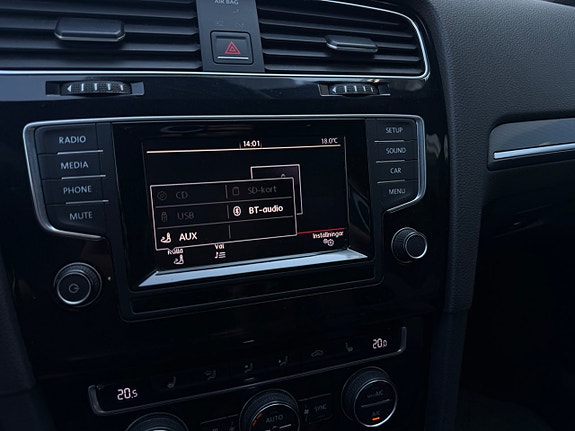 Volkswagen Golf VII 17 of 17
