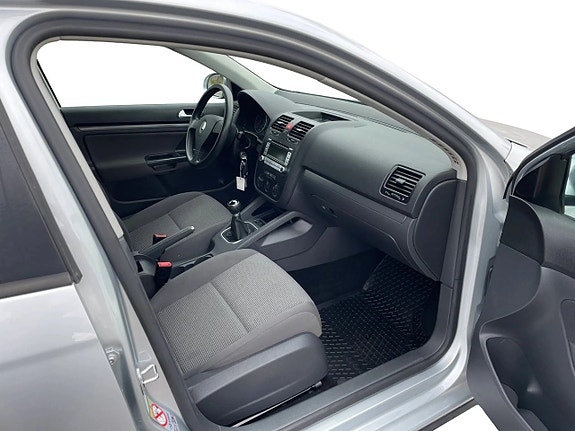 Volkswagen Golf V 10 of 11