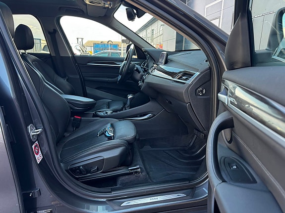 BMW X1 20 of 25