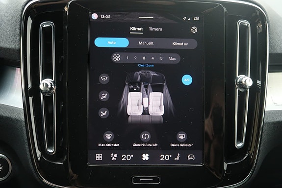 Volvo XC40 14 of 20