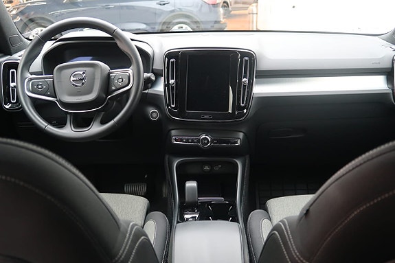 Volvo XC40 6 of 20