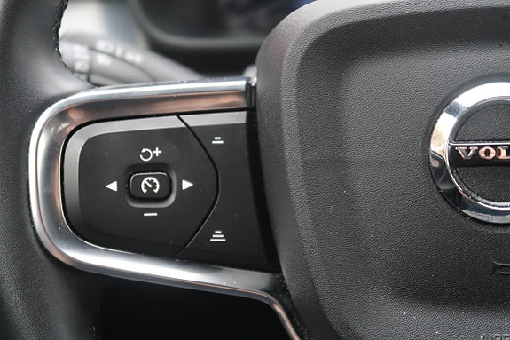 Volvo XC40 9 of 20