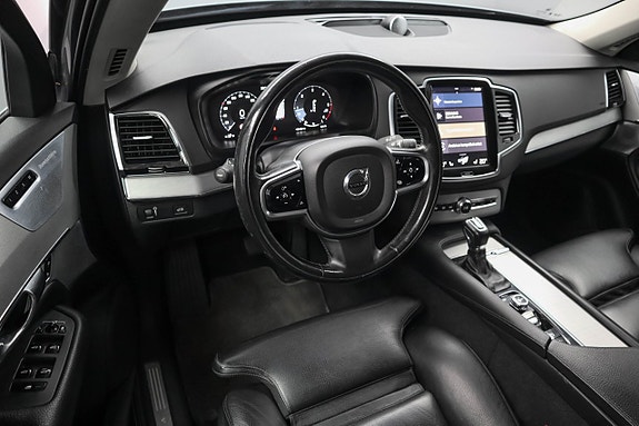 Volvo XC90 3 of 7