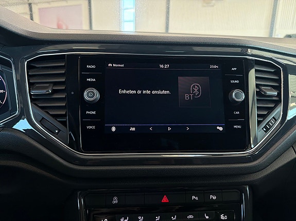 Volkswagen T-Roc 19 of 21