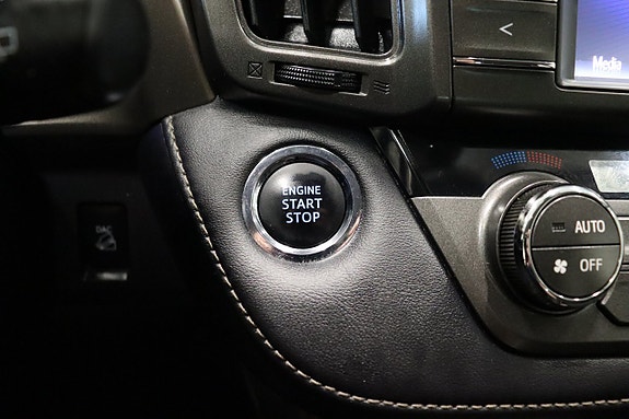 Toyota RAV4 19 of 24