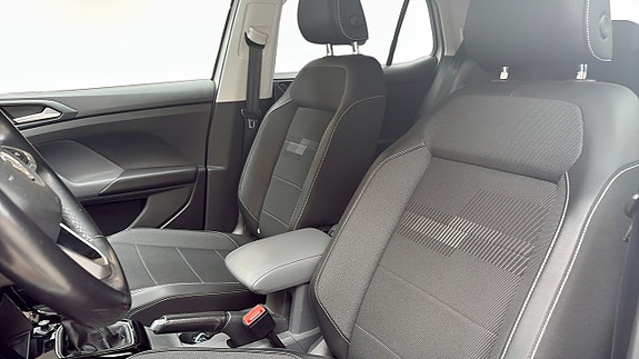 Volkswagen T-Cross 8 of 13