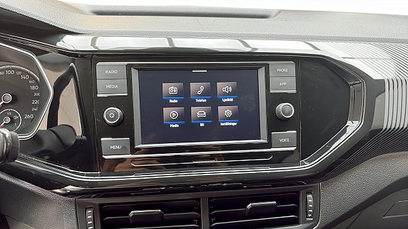 Volkswagen T-Cross 9 of 13