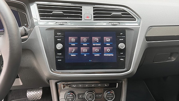 Volkswagen Tiguan 9 of 14