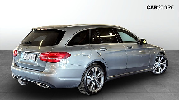 Mercedes-Benz C250 2 of 19