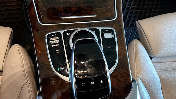 Mercedes-Benz C250 14 of 19