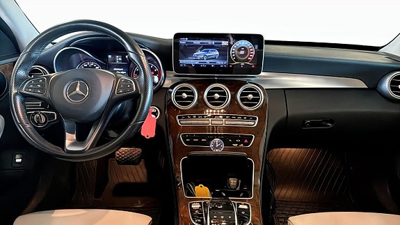Mercedes-Benz C250 4 of 19
