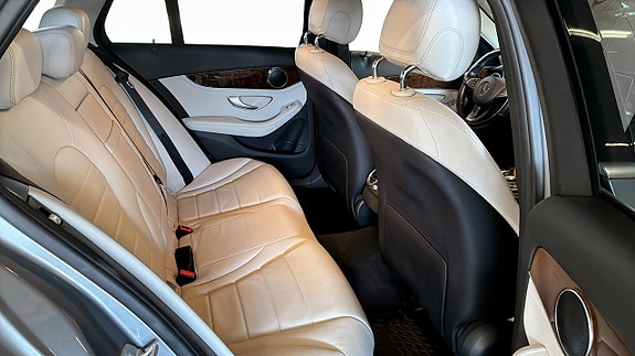 Mercedes-Benz C250 5 of 19