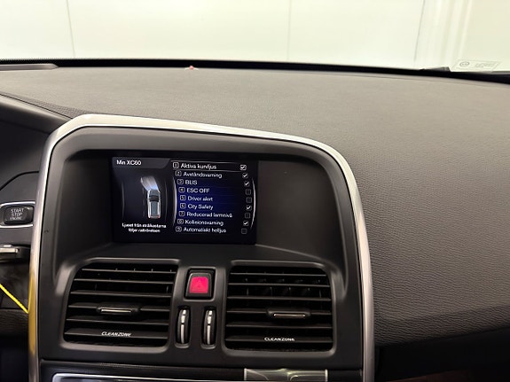 Volvo XC60 21 of 26