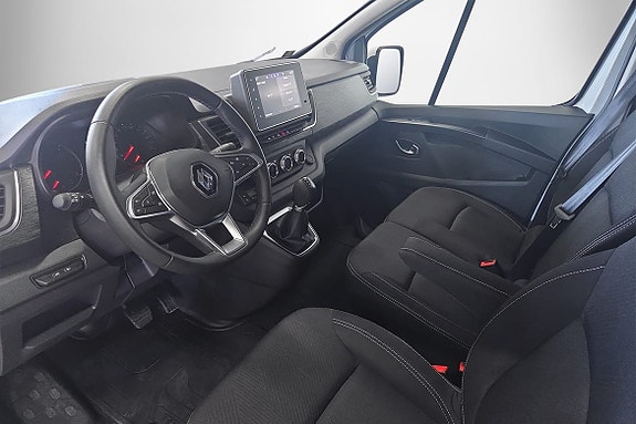 Renault Trafic 4 of 12