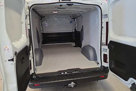 Renault Trafic 7 of 12