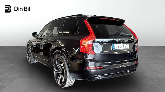 Volvo XC90 3 of 5
