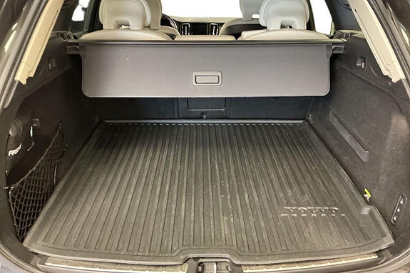 Volvo XC60 14 of 29