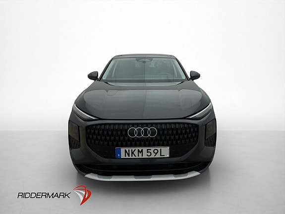 Audi Q3 2 of 30