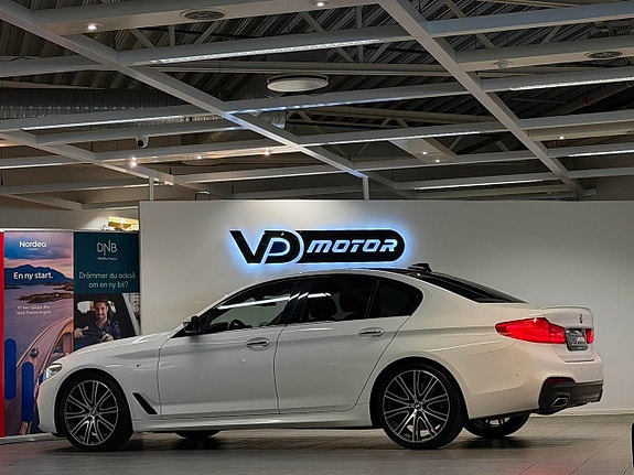 BMW 530d 3 of 5