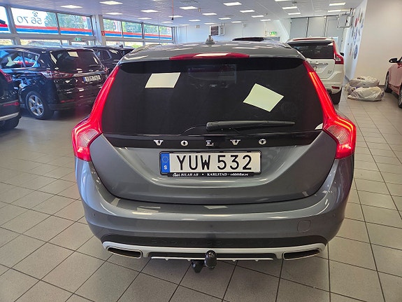 Volvo V60 Cross Country 6 of 26