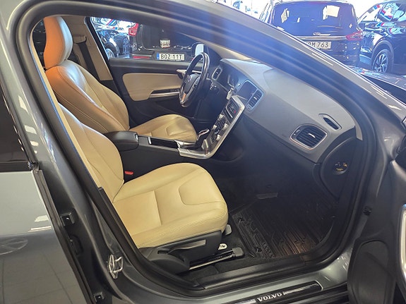 Volvo V60 Cross Country 14 of 26