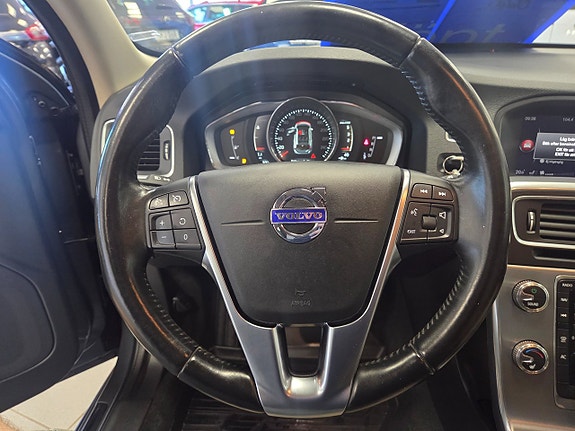 Volvo V60 Cross Country 21 of 26