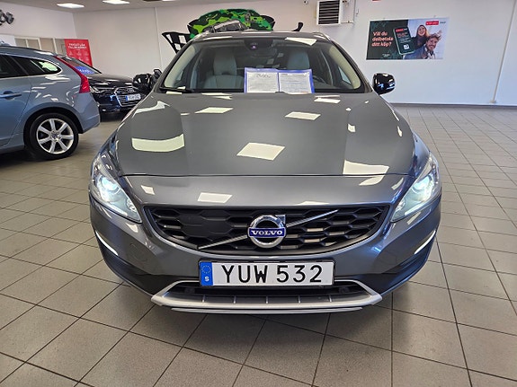 Volvo V60 Cross Country 18 of 26