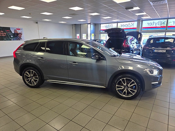 Volvo V60 Cross Country 13 of 26