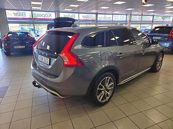 Volvo V60 Cross Country 11 of 26
