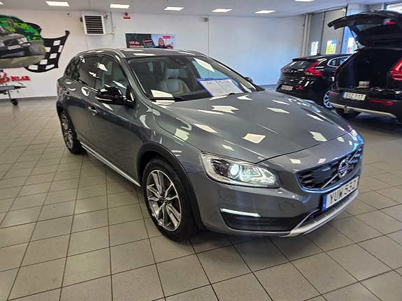Volvo V60 Cross Country 15 of 26