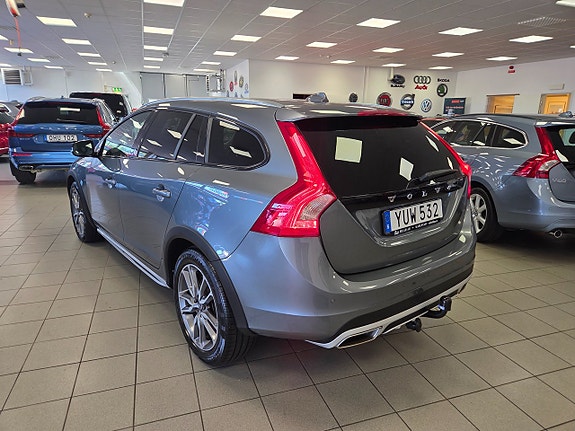 Volvo V60 Cross Country 5 of 26