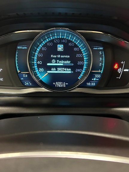 Volvo XC60 10 of 17