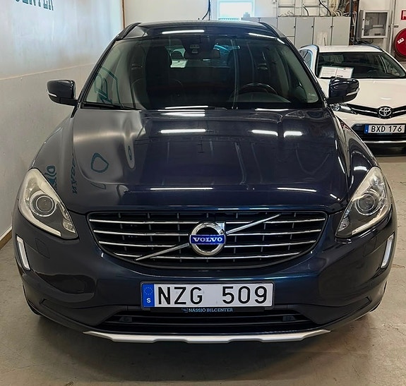 Volvo XC60 3 of 5