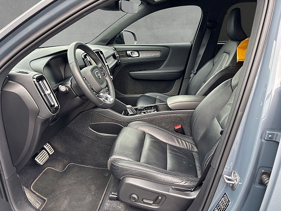Volvo XC40 5 of 5