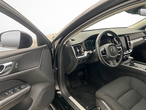Volvo V60 10 of 30