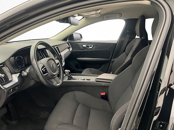 Volvo V60 11 of 30