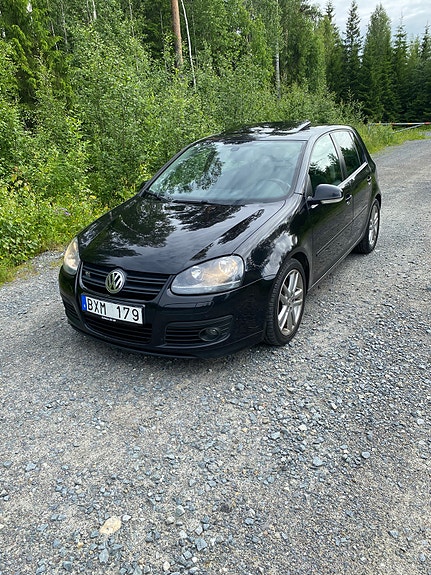 Volkswagen Golf V 2 of 3