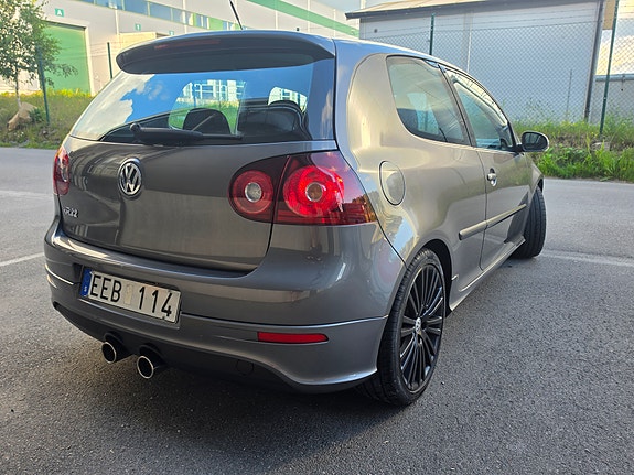 Volkswagen Golf V 2 of 5