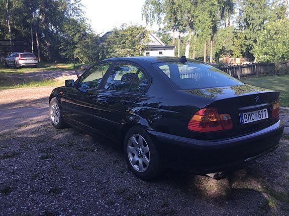 BMW 325Xi 4 of 4