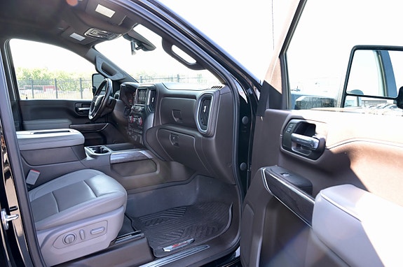 Chevrolet Silverado 2500 11 of 25