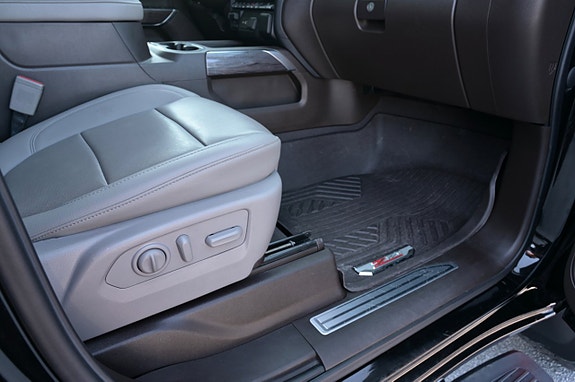 Chevrolet Silverado 2500 12 of 25