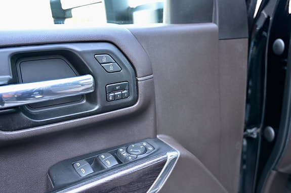 Chevrolet Silverado 2500 19 of 25