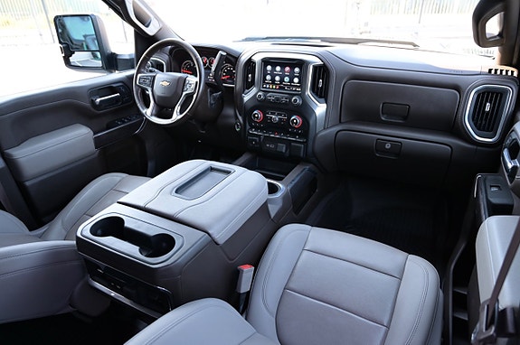 Chevrolet Silverado 2500 13 of 25