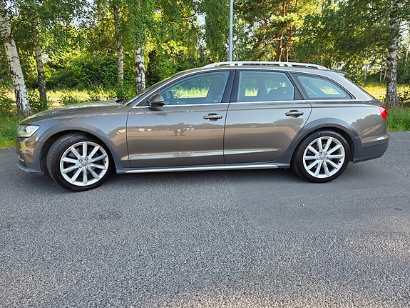 Audi A6 allroad 2 of 11