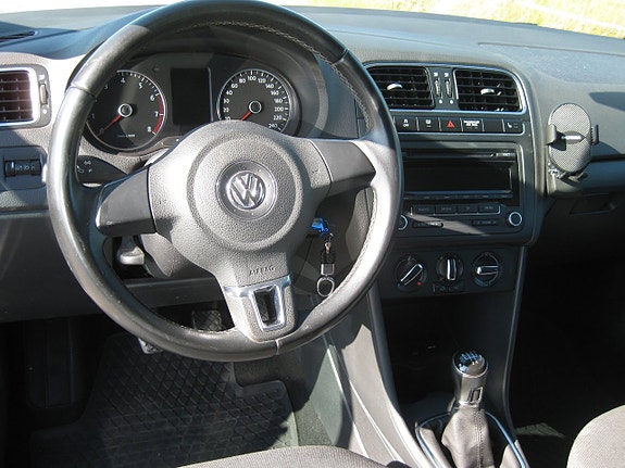 Volkswagen Polo 13 of 15